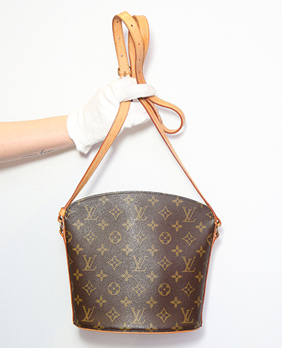 Cross Body Bucket, front view